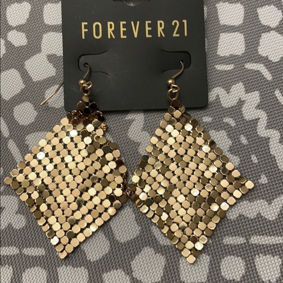 ASSORTED EARRINGS! LOT OF THREE. CHOOSE ANY 3/$10 - Picture 14 of 14